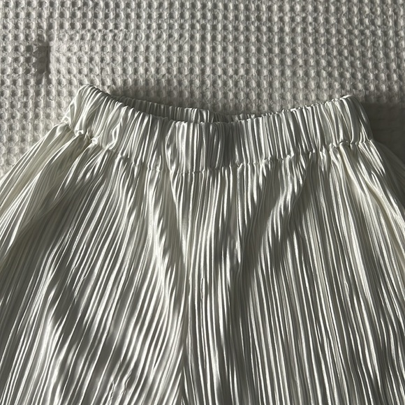 White Lounge Set - Picture 7 of 9